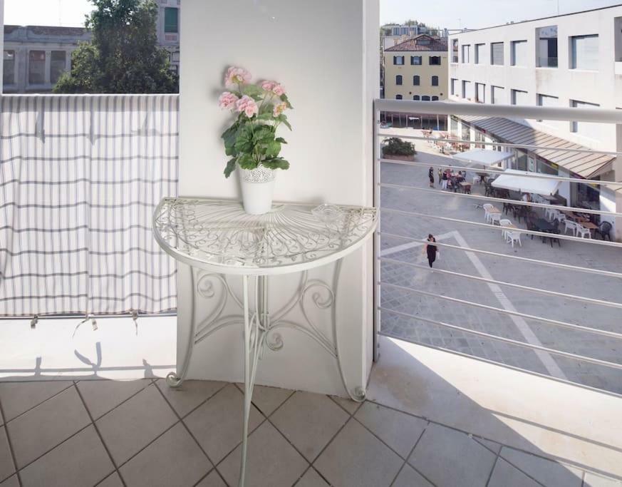 Modern Sunny In Residental Area Apartamento Venecia